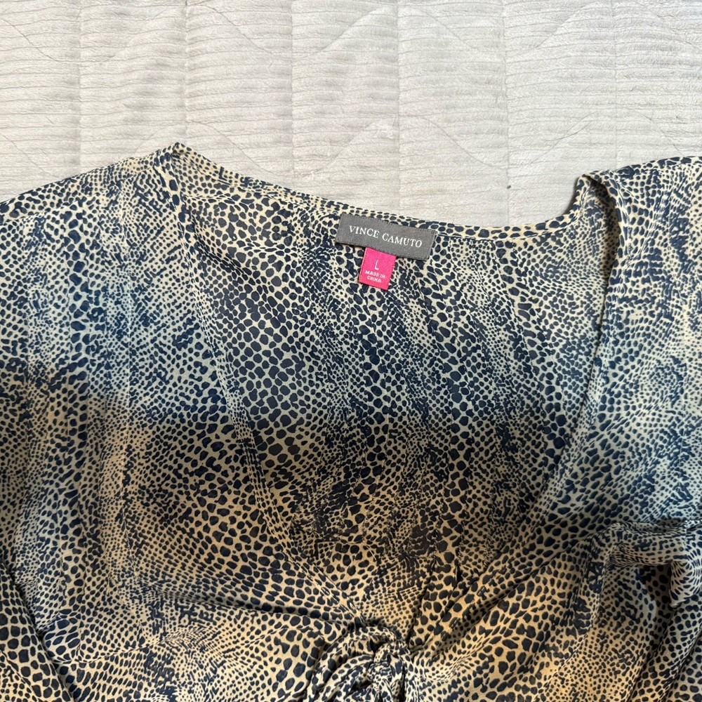 Vince Camuto Gray w/Blue polka dots size L Blouse Long Sleeve